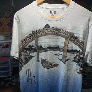 Uniqlo (Hokusai Blue) Japanese design Tshirt